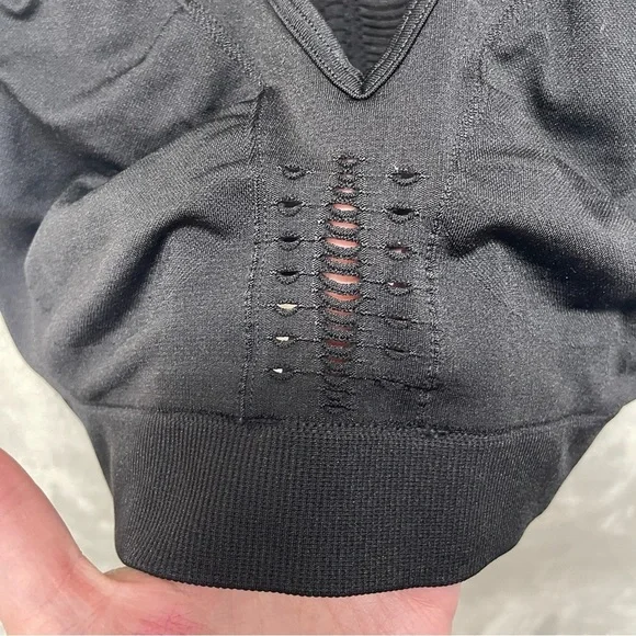 Victoria Sport black bralette bra size medium - Picture 4 of 7